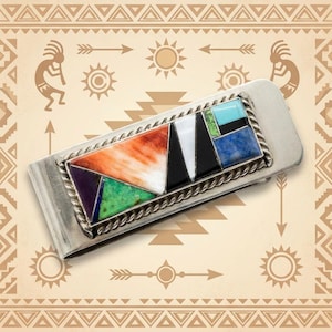 Könnte beinhalten: Rustikales Holzschild mit dem Text "Welcome to our home" in handschriftlichem Stil. Das Schild hat eine Used-Optik und ein schlichtes, einladendes Design, perfekt für eine Veranda oder einen Eingangsbereich.