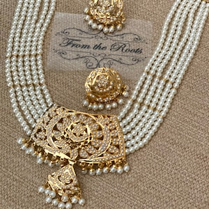 Pearl white jadau/punjabi jaddau/ Hyderabadi jaddau,Pakistani style traditional choker set with matching tops