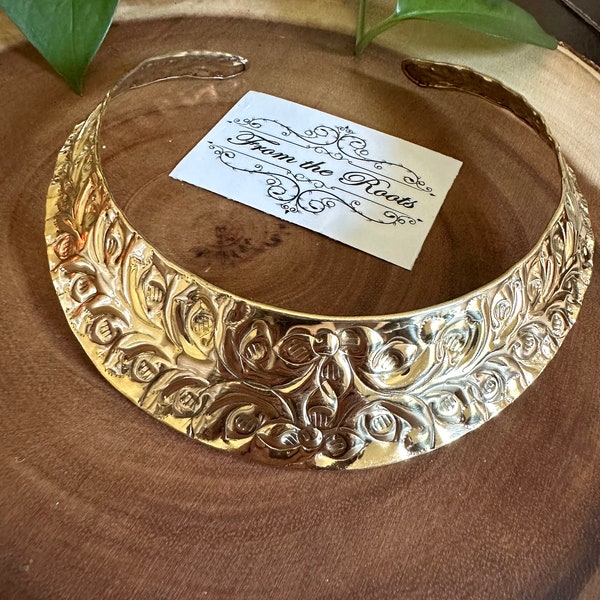 Matte gold hasli/Gold  polished hasli/gold tone hasli/hansli/boho/Gypsy style Indian necklace