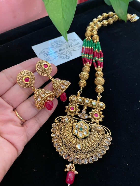 Red and green kundan necklace set deals