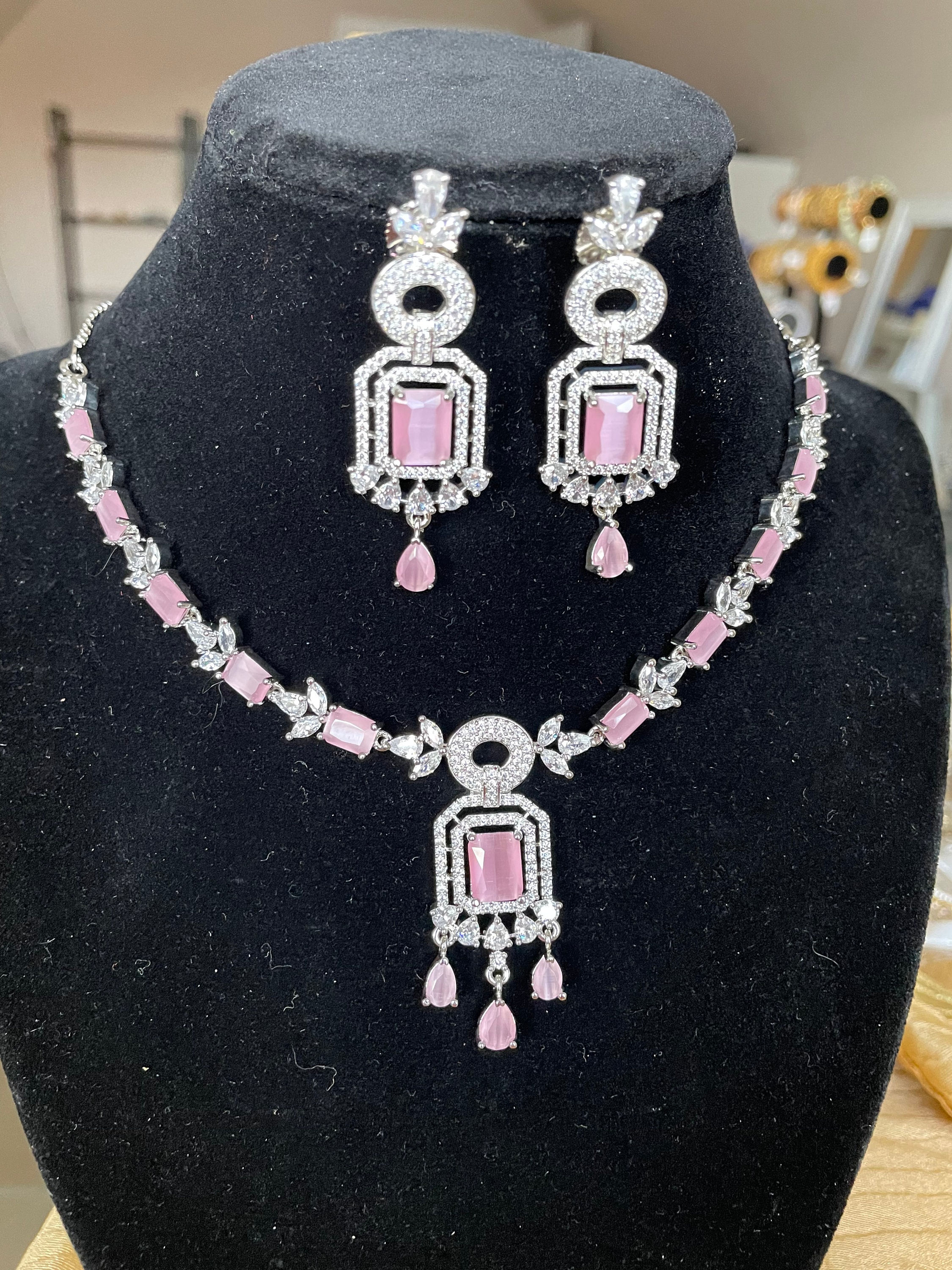 pink diamond necklace set