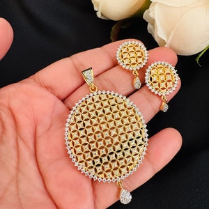 Round diamond look alike pendant set/Indian pendant set/Pakistani pendant set/mom of bride/mom of groom jewelry set