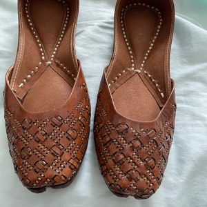 Punjabi Jutti/mojris/women Handmade Jutti/ Brown Leather Shoes - Main Image