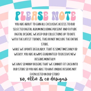 Puede incluir: Anuncio de dise&ntilde;o digital con una paleta de colores pastel. El texto "PLEASE NOTE" est&aacute; en la parte superior, seguido de detalles sobre el acceso exclusivo a dise&ntilde;os digitales, actualizaciones y ofertas &uacute;nicas. El fondo tiene un patr&oacute;n de cuadros.