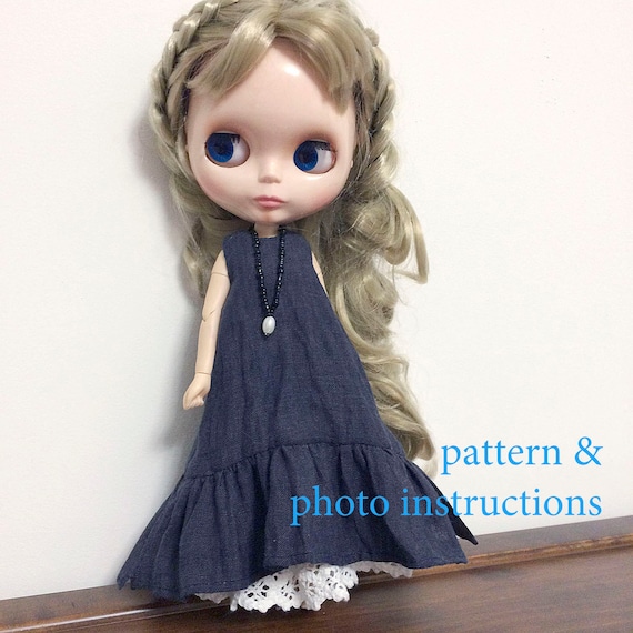 PDF pattern to make a dress for Blythe dolls.