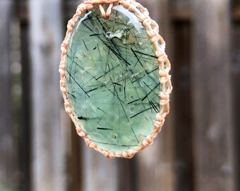 Prehnit Anhänger Halskette, Prehnit Halskette für Frauen, Makramee Edelstein Anhänger, Makramee Halskette, Boho Schmuck, Edelstein Halskette