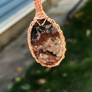 Crazy lace agate necklace, crazy lace agate pendant, laguna lace agate, agate jewelry, macrame necklace for men, macrame gemstone pendant
