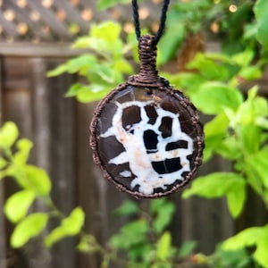 Septarian necklace for women, septarian geode pendant necklace, fossil necklace for men, dragon stone necklace men, macrame necklace for men