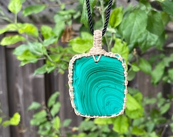 Malachite Necklace for women, Malchite jewelry handmade, Macrame gemstone pendant, macrame necklaces for women, macrame necklace for men