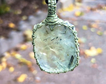 Prehnit Anhänger Halskette, Prehnit Halskette für Frauen, Makramee Edelstein Anhänger, Makramee Halskette, Boho Schmuck, Edelstein Halskette