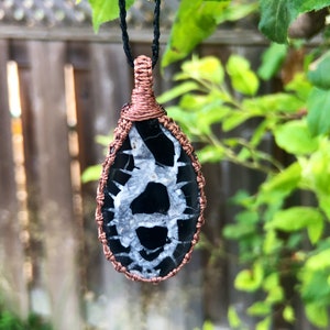 Septarian necklace for women, septarian geode pendant necklace, fossil necklace for men, dragon stone necklace men, macrame necklace for men