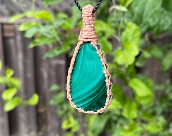 Malachite Necklace for women, Malchite jewelry handmade, Macrame gemstone pendant, macrame necklaces for women, macrame necklace for men