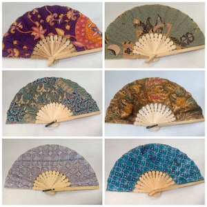 ECO-RESPONSIBLE folding fans