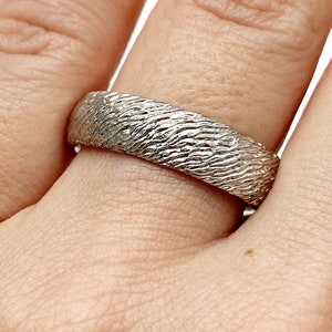 River flow texture wedding band, Nature inspired water flow wedding ring, Wood texture wedding ring, Rustic wedding band, Wide wedding ring