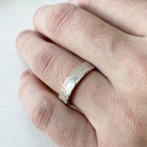 Gold Rustic Wedding Ring, Organic Solid 14k Gold Wedding Band, Rustic ...