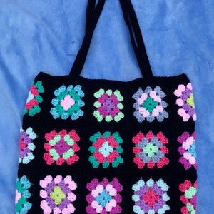 Crochet Bag // Handmade Crochet Bag // Tote Bag // Summer Festival Crochet Bag // Sac à bandoulière coloré // Grandma Square Bag image 4