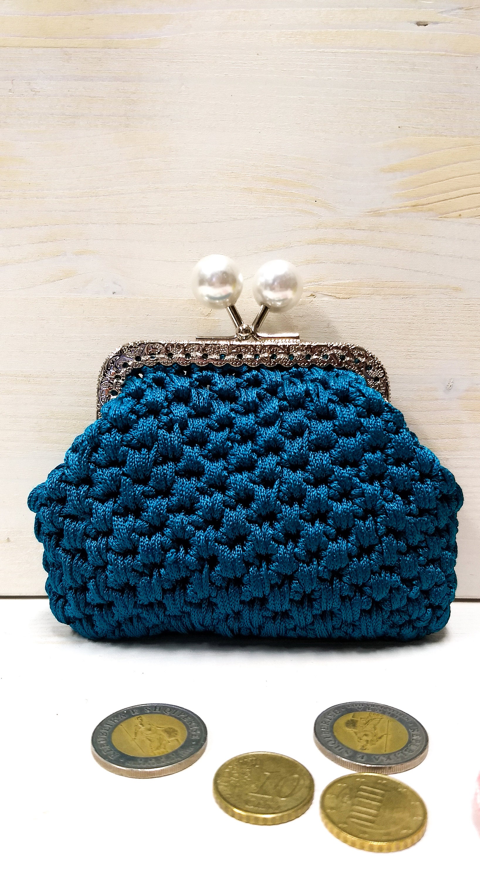 kiss lock change purse