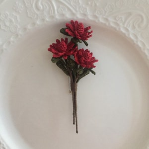 Crochet Waratah flowers Brooch, Wedding flower boutonniere, Thank you gift, Handmade brooch. Mother’s Day gift. Meaning gift.