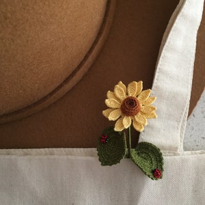 Crochet Sunflower and Ladybirds Brooch, Wedding flower boutonniere, Thank you gift, Handmade brooch. Mother’s Day gift. Meaning gift.