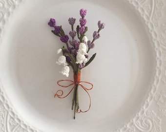 Broche lavande et muguet au crochet, boutonnière de fleurs de mariage, cadeau de remerciement, broche faite main. Cadeau pour la fête des mères. Signification cadeau