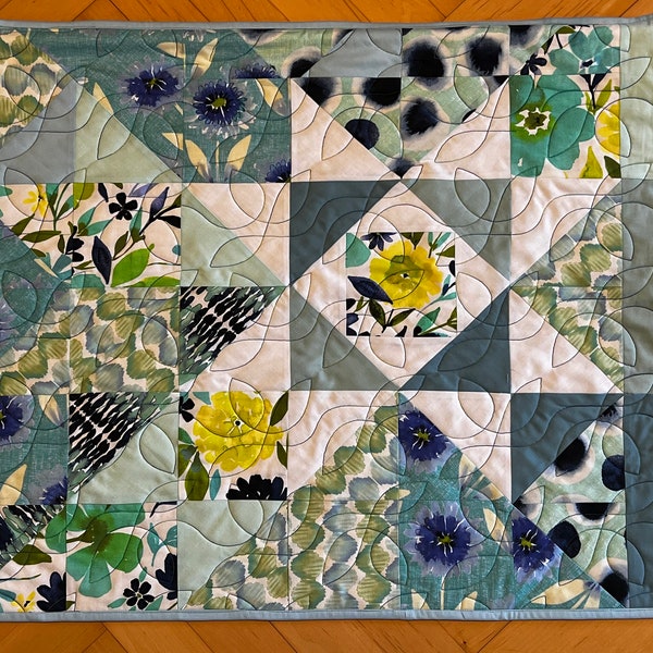 Patchwork-Quilt-Wandbehang: blaue gelber Stern