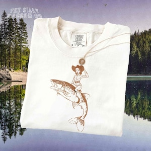 Cowgirl Fishing Shirt for Women, Funny Western Graphic Tee, Country Rodeo Top, Retro Comfort Colors T-shirt, Outdoorsy Gift for Her