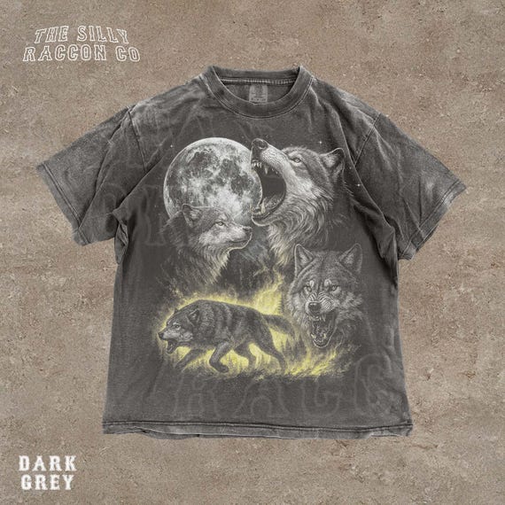 Retro Wolf Shirt for Men Women, Vintage 90s Style Graphic Tee, Spirit Animal Grunge Aesthetic, Howling Wolf Pack Unisex T-shirt
