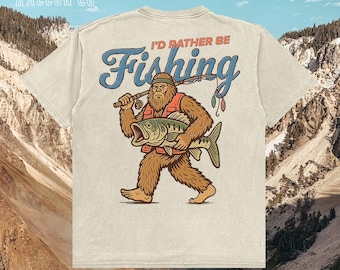 Koszulka retro Sasquatch, zabawna koszulka wędkarska Bigfoot dla mężczyzn, koszulka „Wolałbym łowić ryby”, koszulka z grafiką vintage Cryptidcore, prezent dla wędkarza