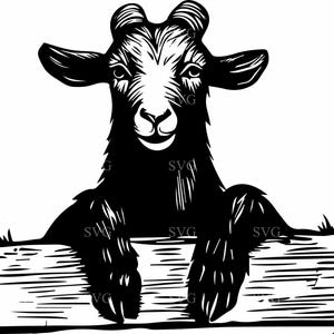 Pode incluir: Uma ilustração em preto e branco de uma cabra espiando por cima de uma cerca de madeira. A cabra tem uma expressão amigável e está olhando diretamente para o espectador.
