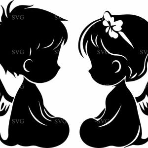Puede incluir: Silueta de dos ángeles, un niño y una niña, de frente. Tienen alas y están sentados con las piernas cruzadas.