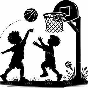 キッズバスケットボール SVG 4 カットファイル - フープとボールで遊ぶ 2 人の男の子のシルエット - クラフト用スポーツデザイン