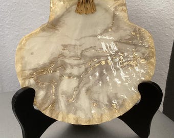 Plato de baratijas contemporáneo de concha de vieira de plata y oro de 5 pulgadas