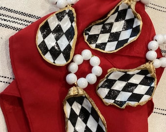 Anillo para servilletas Harlequin, adorno para vino con forma de ostra, conchas grandes blancas y negras.