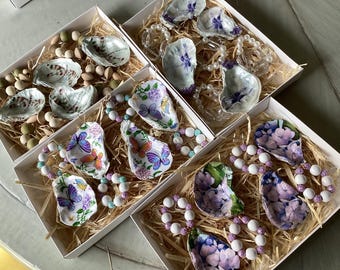 Juego de anillos para servilletas de concha de ostra hechos a mano con diseño de libélula, flor y mariposa (juego de 4)