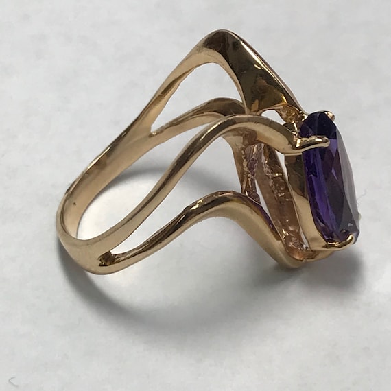 14kt  Yellow gold chevron Amethyst Ring - image 4