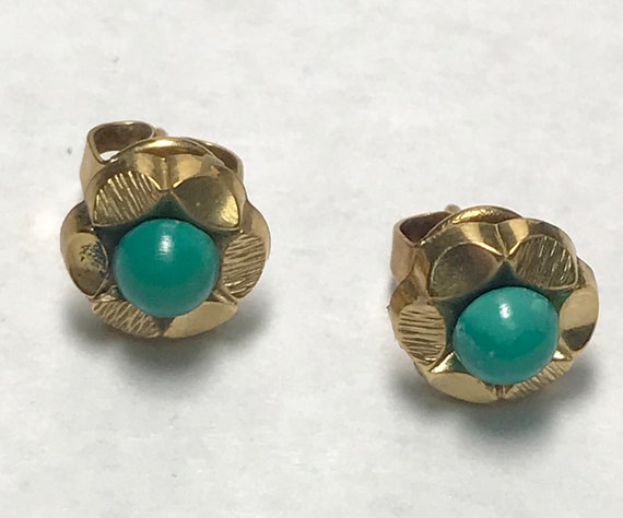 14 K Yellow Gold Turquoise Flower Stud Earrings - image 1