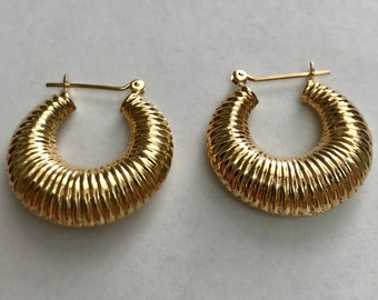 14 K yellow Gold Scalloped Hoop Earrings