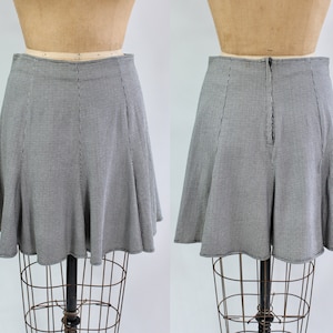 Black & White Mini Skirt / 90s Vintage Flared Skirt / Women&#39;s / Femme Skirt