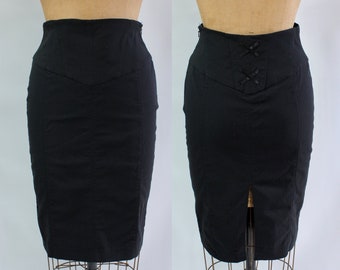 Y2K Gothic Black Skirt / Vintage Pencil Skirt / Femme / Women's Size 2