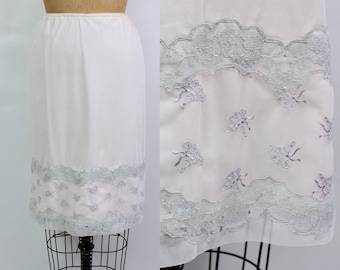 Embroidered Vintage Half Slip / 1960s Van Raalte Lingerie Slip with Lace Trim / Size S / Small / Women's Skirt Slip