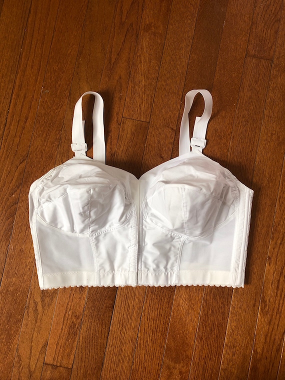 White Bullet Bra Long Line / Vintage Pin-Up Style 