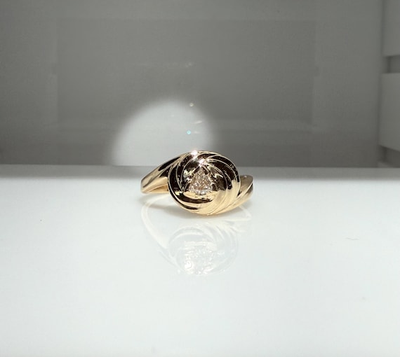 Trillion Shaped Diamond Ring - image 12