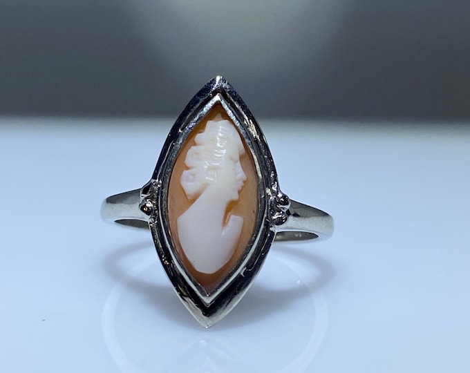 Vintage Cameo Navette Ring