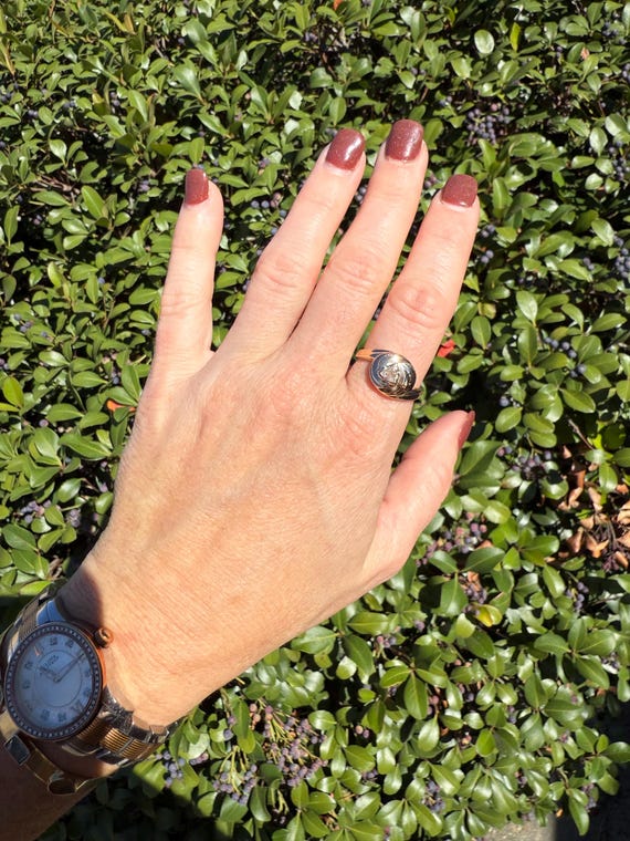 Trillion Shaped Diamond Ring - image 18