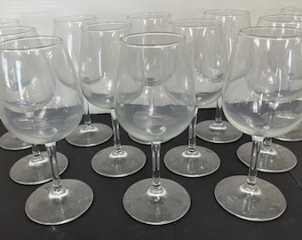 10 oz  Wine Party Wine Glasses  Very Popular Wedding item (Sold in quanity of 12)