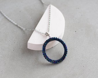 Blaue geometrische kette, Blaue perlen kette, Perlen kreis anhänger, Space schmuck