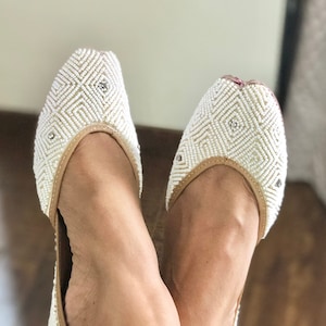 White wedding shoes, white beaded bridal shoes, bridesmaid shoes, low heel Bridal Shoes, Indian Shoes, khussa shoes for women, gift for her