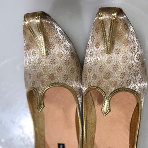 khussa shoes mens, Mens flat feet shoes, Mens Slippers,Mens flat loafers ,Mens Shoes,Casual Shoes, Indian shoes, Gold wedding shoes
