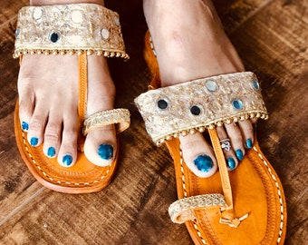 Chappal Kolhapuri de cuero, sandalias étnicas indias, bordado espejado