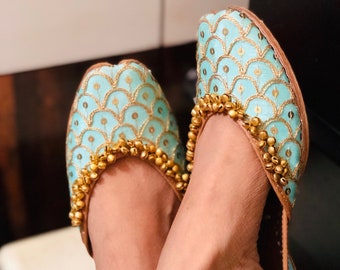 US11 Sea Green Bridal Shoes, Indian Mojari, Green Ballet Shoes, Handmade Mojari, Embellished Wedding Shoes, Embroidered Juttis, Indian Shoes